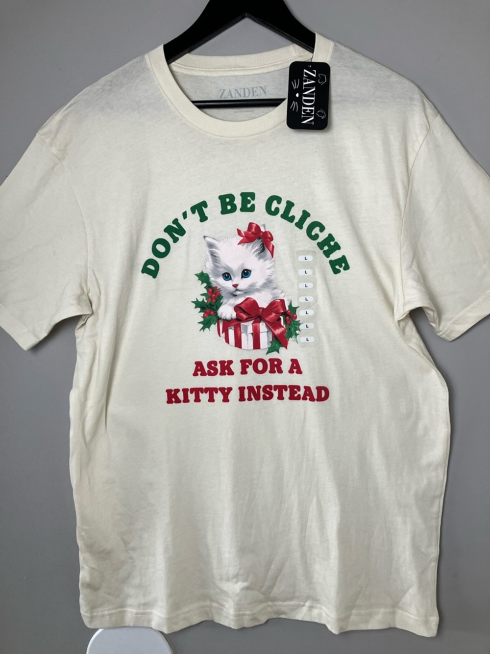 Kitten Christmas Graphic Tee Shirt Unisex Size Large NWT